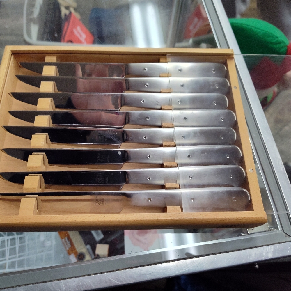 ZWILLING Stainless Porterhouse 8 Piece Steak Knife Set